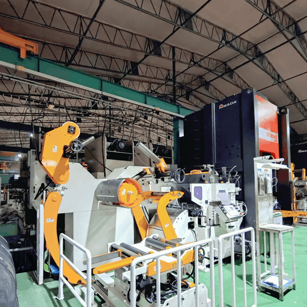 サーボ300tプレス(GORIKI)②